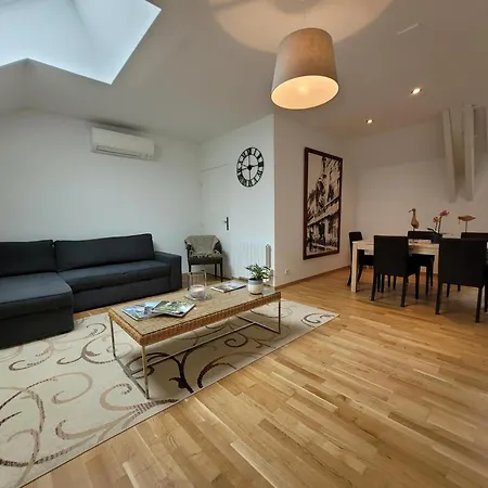 Confortable Avec Piscine Partagee A Hauterives - Fr-1-489-203 Hauterive (Allier)